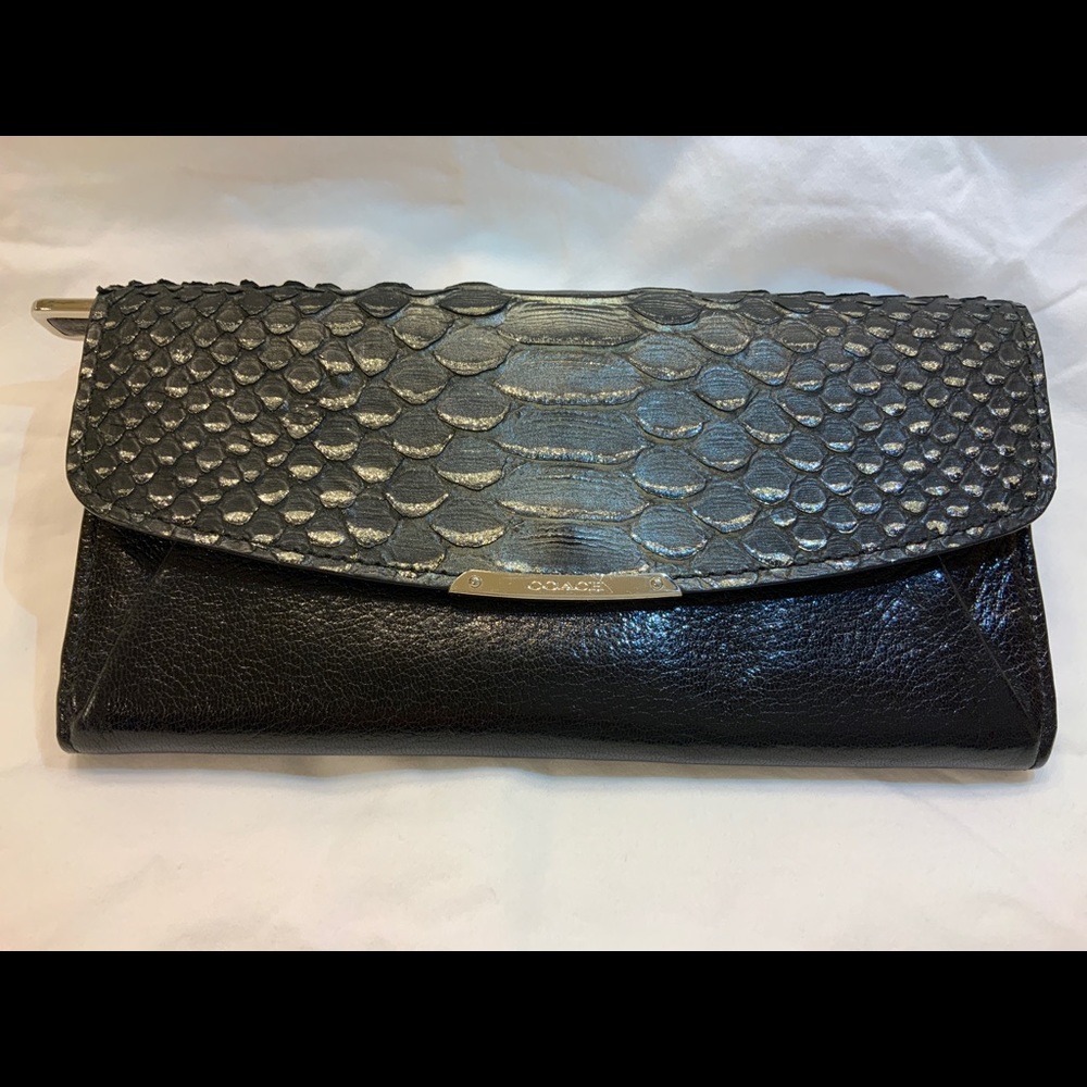 Coach authentic wallet - Picture 2 of 8